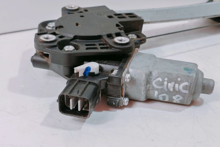 Macara  stanga spate cu motoras Honda Civic a 8-a generatie