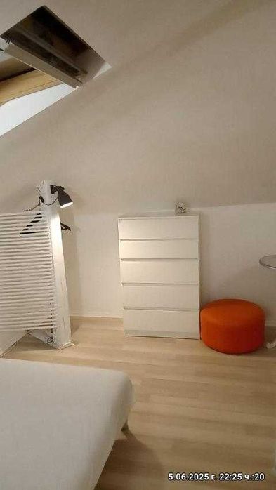 Дава се под наем Едностаен апартамент в Варна, Център - 27 кв.м за 228.99 € - Снимка #2