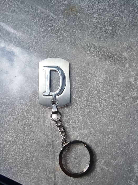Метална плочки с букви " М", "D", "G" , "A" , "B"  ключодържатели
ключ