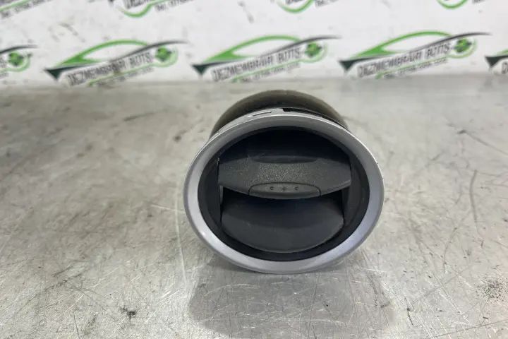 Grila ventilatie bord 7S6HA018B09 / 7S6H A018B09 Ford Fiesta 2003