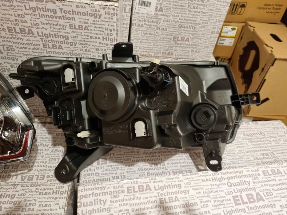 Far faruri stanga/dreapta noi originale DaciaLogan 2013_2014_2015_2016