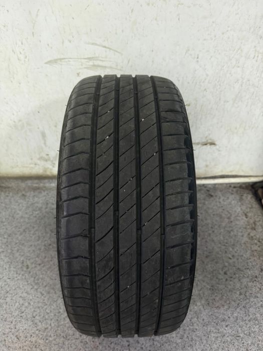 Продаю шины Kumho 225/45/17