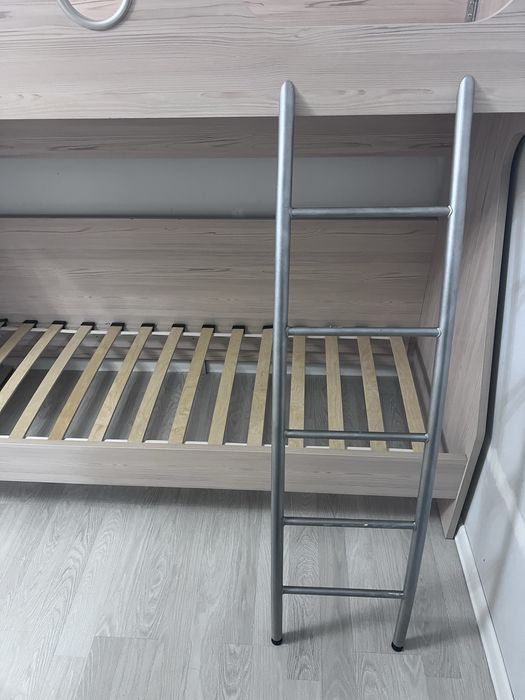 Кровать двухярусная