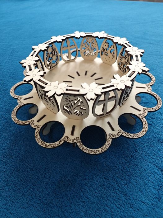 Великденски панер, поднос, поставка за яйца и козунак  Великден