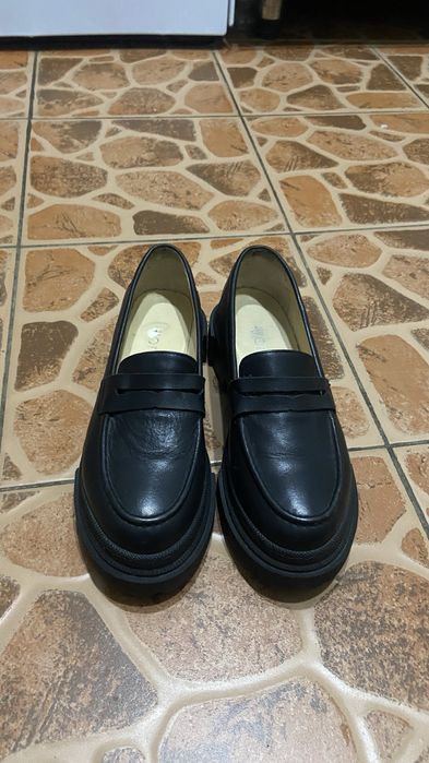 Кожаная женская  обувь