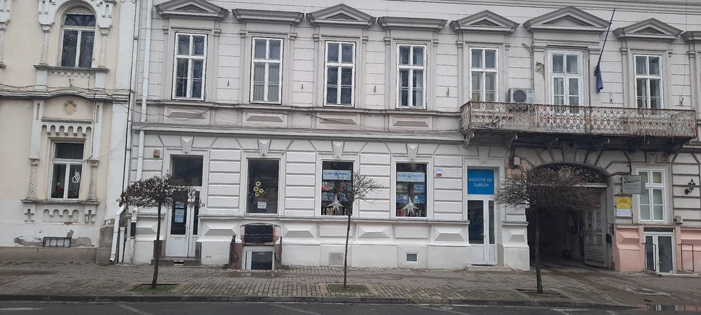Închiriez Spațiu comercial Arad,km 0