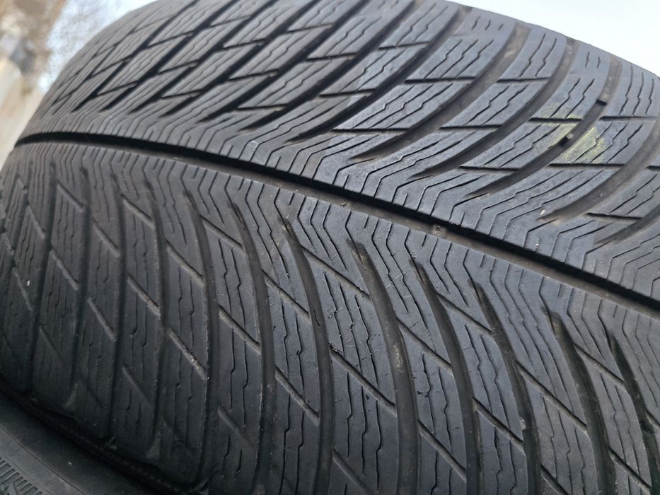 2бр Зимни гуми 245 45 19 - Michelin
