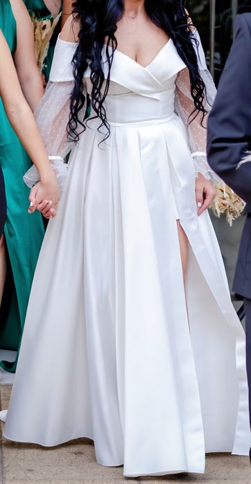 Vând rochie de mireasă din tafta cu  maneci detasabile,  S-M, alb