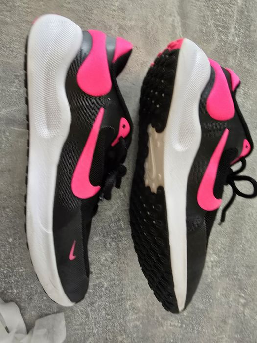 Adidasi Nike, 37 5
