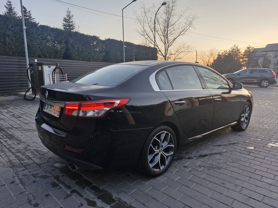 Renault latitude 2.0/150 cp /Inițiale Paris