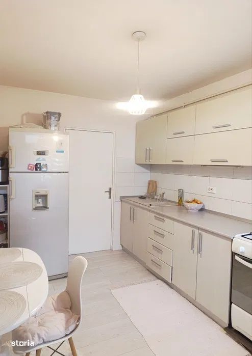Apartament de vanzare 2 camere 68 mp 2 balcoane zona Floresti Porii — fotografia 3