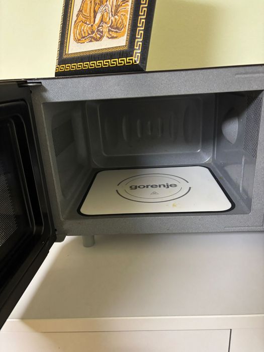 Микровълнова печка с грил Gorenje