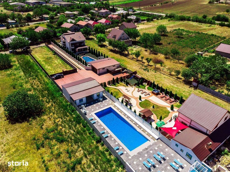 Complex Comercial de Lux –  3 Vile, Salon Evenimente și 2 Piscine