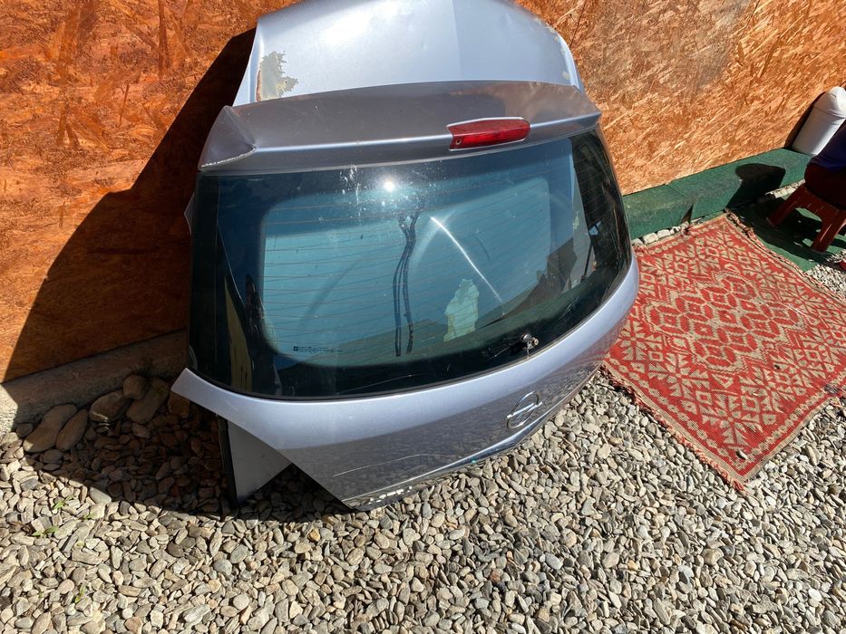 Capotă și Ușa portbagaj