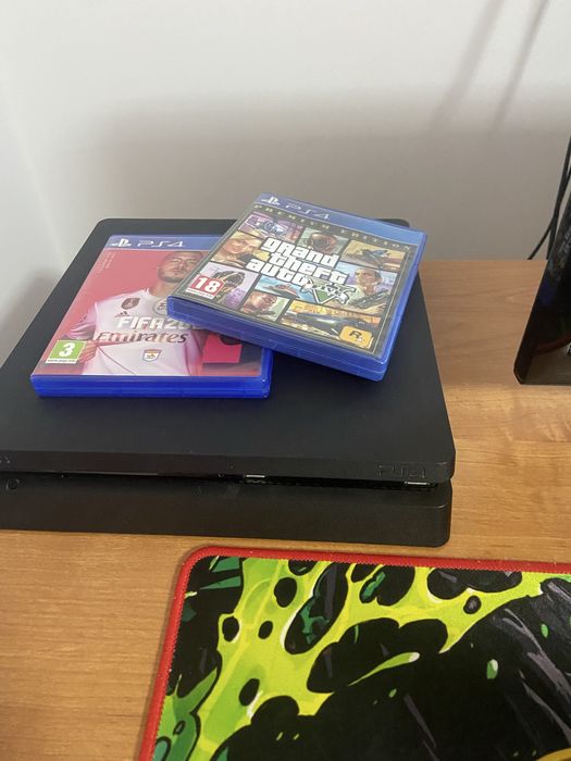 Vand ps4 slim plus jocurii