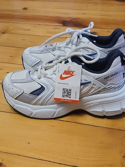 Маратонки NIKE Намаление