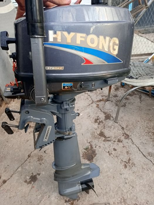 Лодочный  мотор 5 лс.