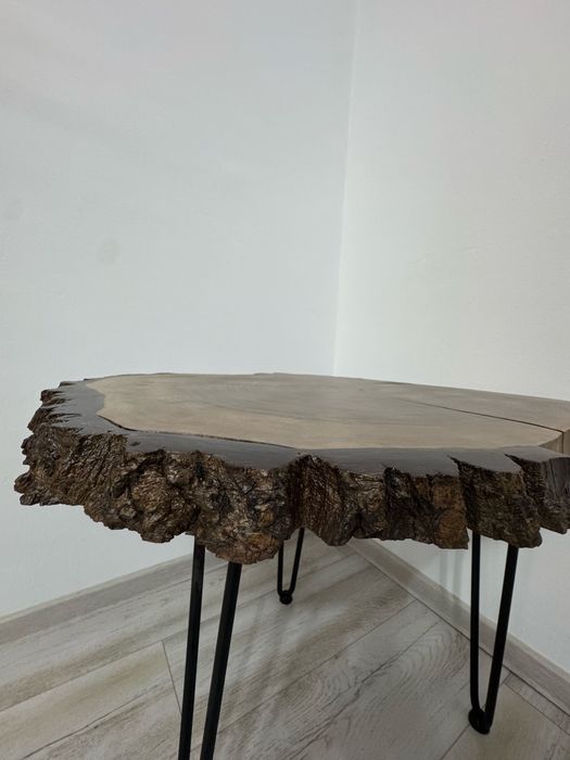 Masa din lemn de nuc