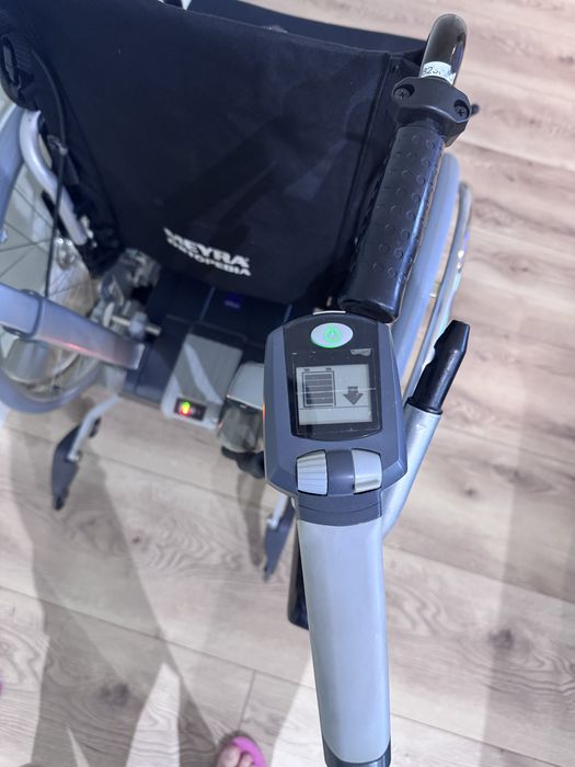 Scaun cu rotile electric