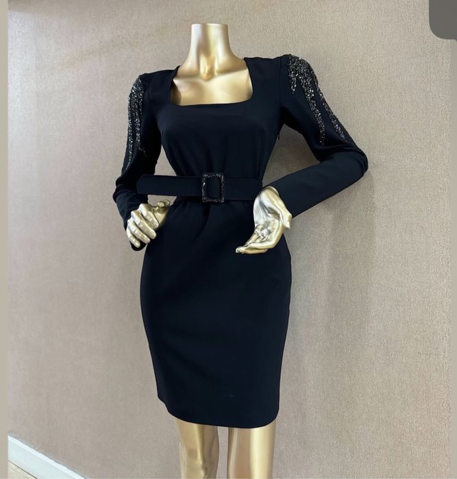 Черное нарядное платье