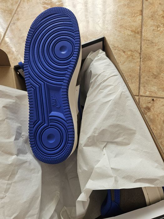 Adisasi Nike Air noi cu eticheta
