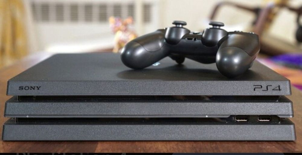 Продам PS4 Pro. 1 Tera.