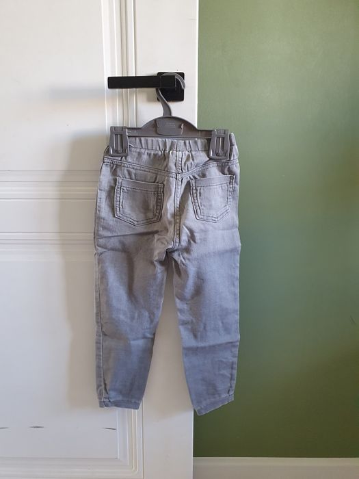 Брюки для девочки,за всё 4000 тенге.