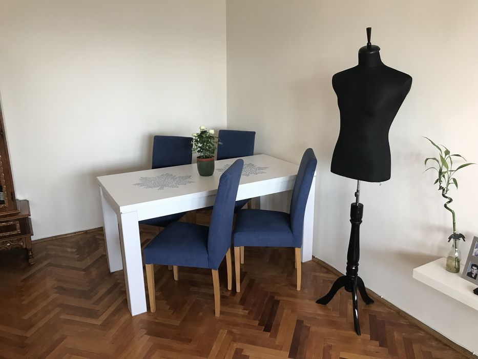 Masa fixa cu 4 scaune