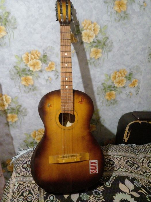 Продам гитару советскую в отличном состоянии