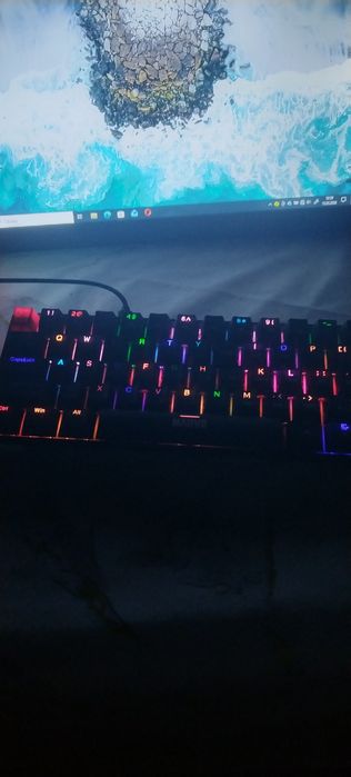 Vând kit gaming + laptop, potrivit pentru gaming ușor, birou sau școal