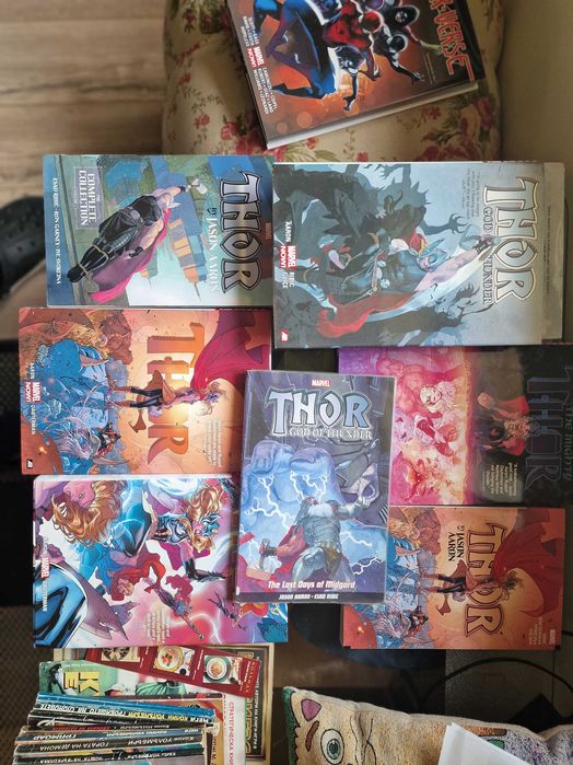 Продавам комикси omnibus DC, Marvel, Image, Vertigo, etc.