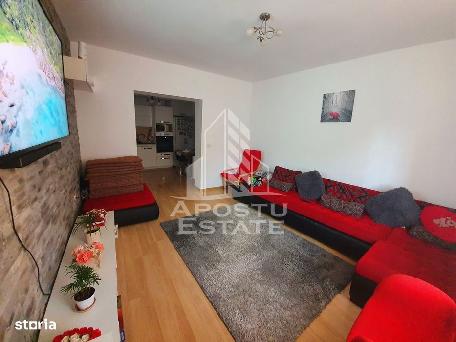 Apartament pe 4 camere, renovat complet la curte comuna in Balcescu — fotografia 1