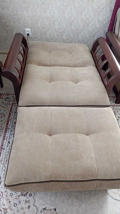 Продаю диван с креслом