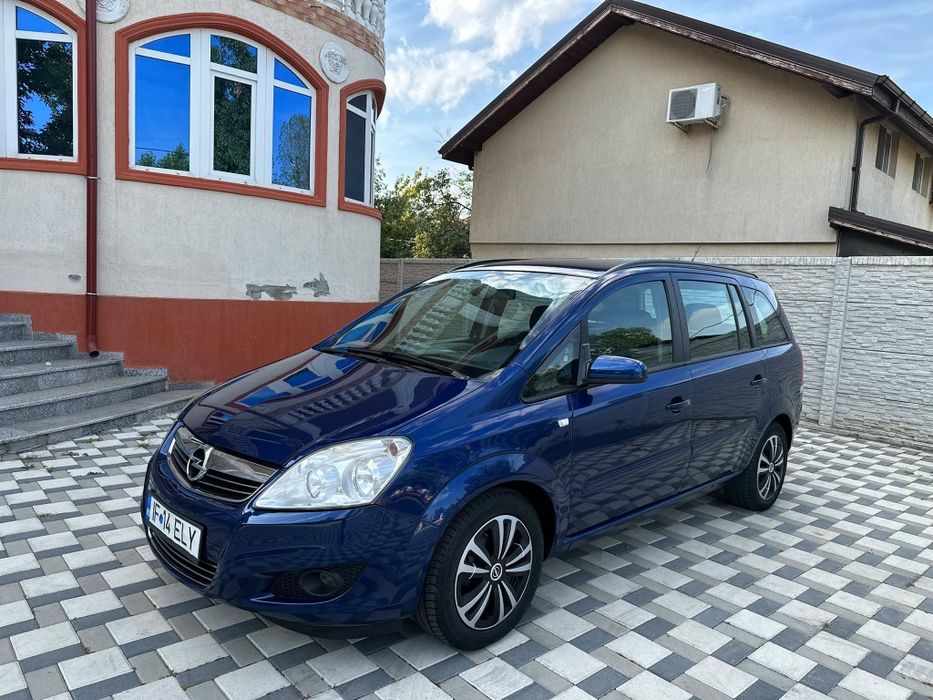 Vand Opel zafira b 2008 masina rulează foarte bine unic proprietar în România