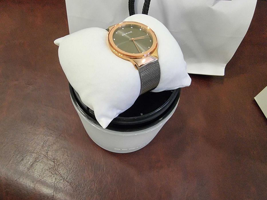 Дамски часовник Bering Classic Sapphire Нов!