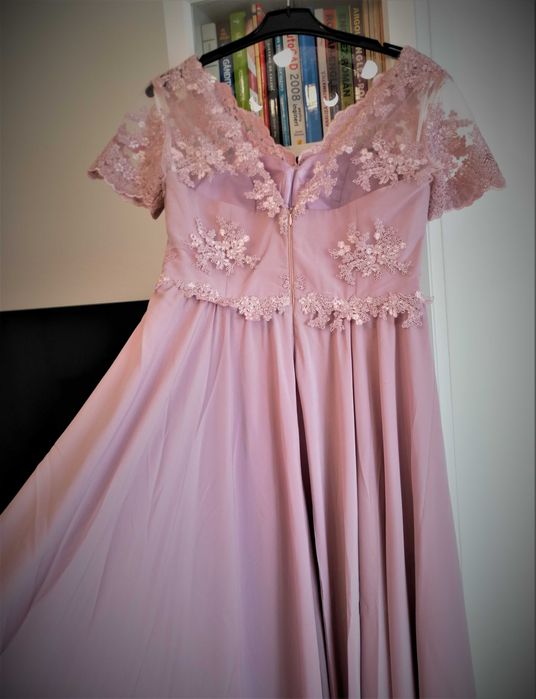 Rochie roz lunga foarte eleganta, potrivita pentu nasa, soacra