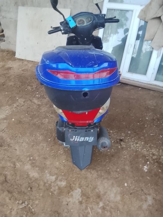 Скутер бензиновый