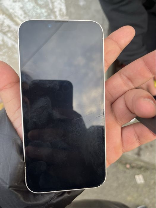 Iphone 14, cu spatele spart, vand sau schimb cu iph 12+- diferenta