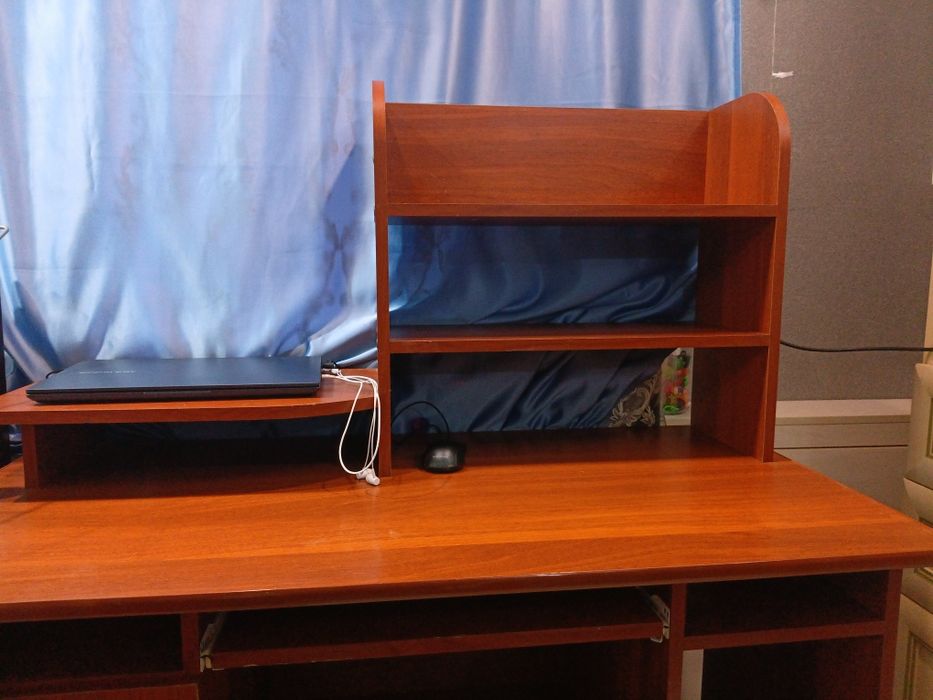Продаётся компьютерный-рабочий стол