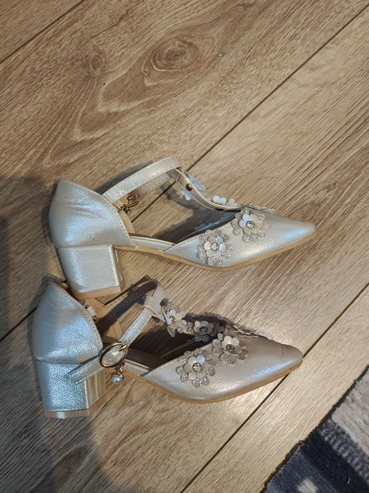 Încălțăminte fete 30-32