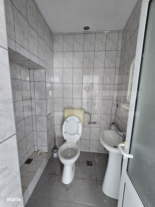 Spatiu comercial stradal, 110 mp, zona Semicentral