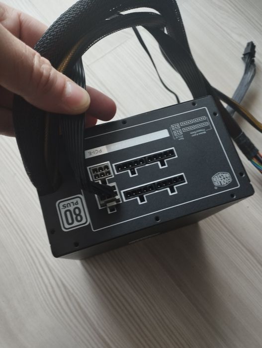 Sursă de alimentare 700w