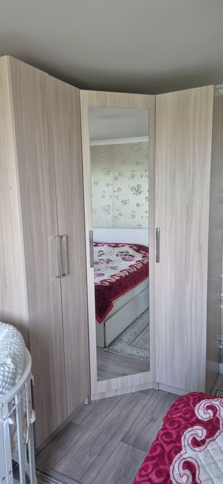 Продаю шкаф угловой