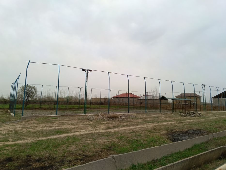 Mini stadion hamma dakunmenti bor