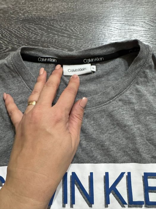 Tricou Calvin Klein marimea XL impecabil