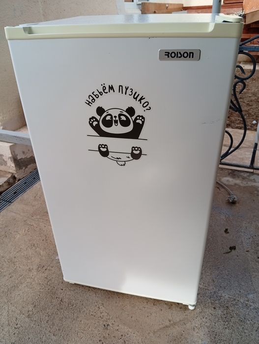 Продаётся мини холодильник.в почти новом состояние