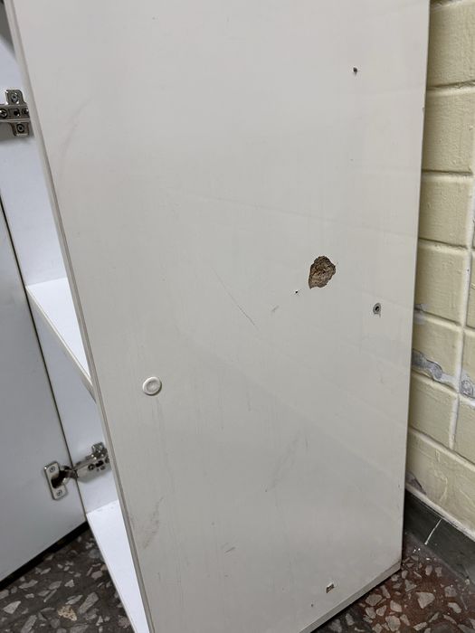 Шкаф-пенал с полками