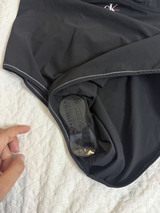 Продам купальник Calvin Klein XL