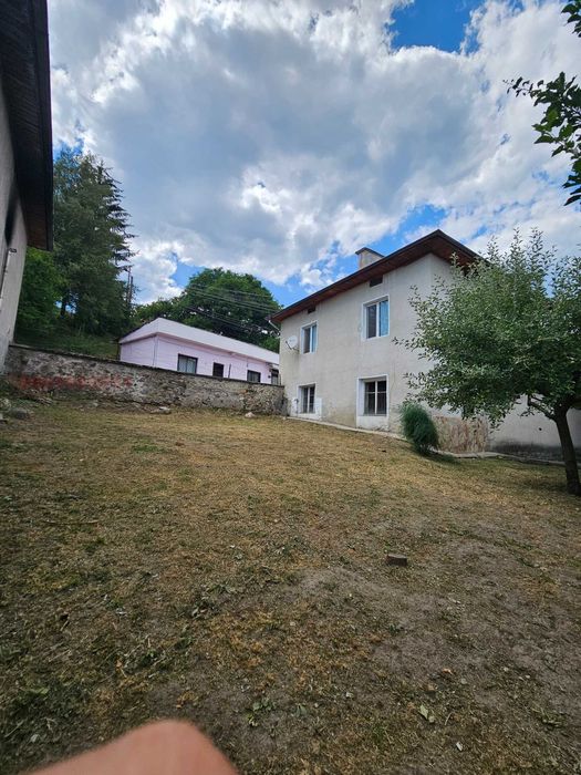 Продава се Къща в с. Горно Драглище, Област Благоевград - 180 кв.м за 439 €/кв.м - Снимка #2