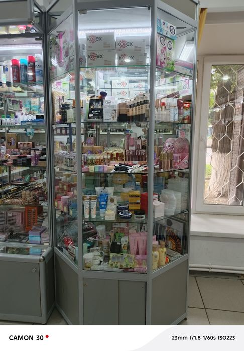 Продам две ветрины